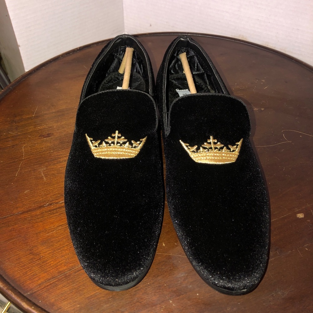 Steve Madden - men’s 10 - black crown loafers